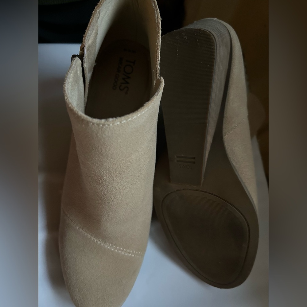 Toms Beige Suede Ankle Booties - Picture 7 of 9